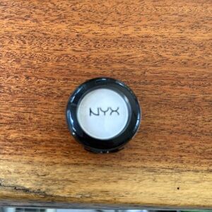 Lot of 3 NYX/sephora eyeshadows ❤️. NEVER USED. SEALED.